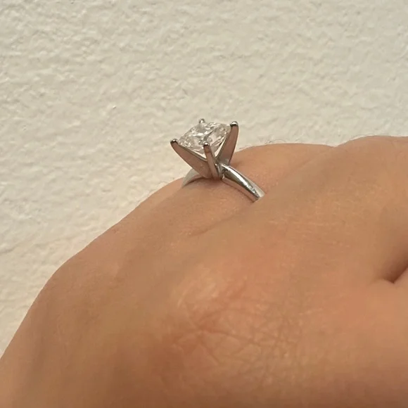 1 CT. Princess-Cut Diamond Solitaire Engagement Ring – 14K White Gold Sz 7 - Picture 3 of 12